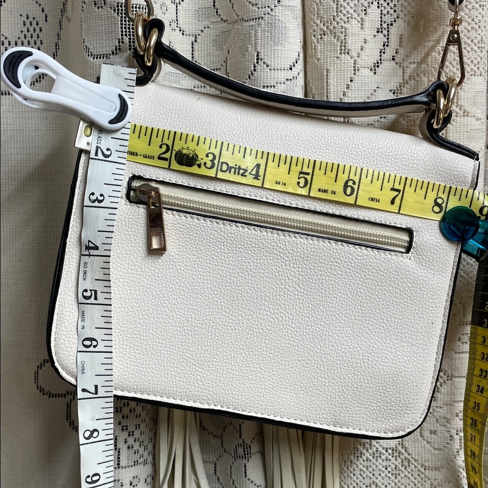 Bo Ho Stylish White Tassel Crossbody Bag - Picture 7 of 7